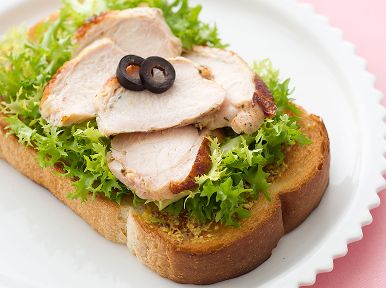 ローストチキントースト