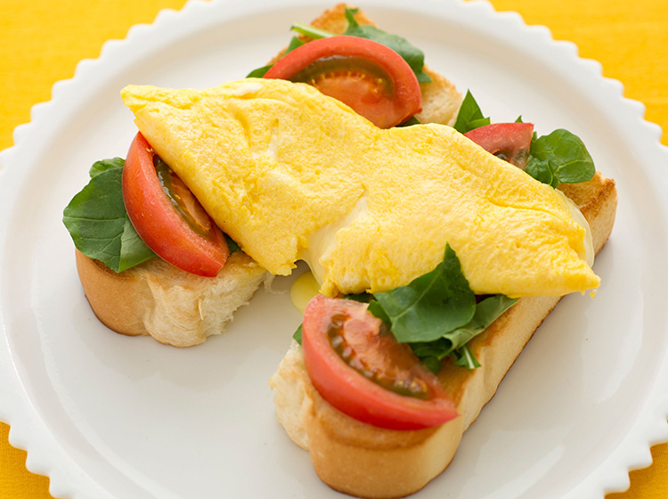 チーズオムレツトースト