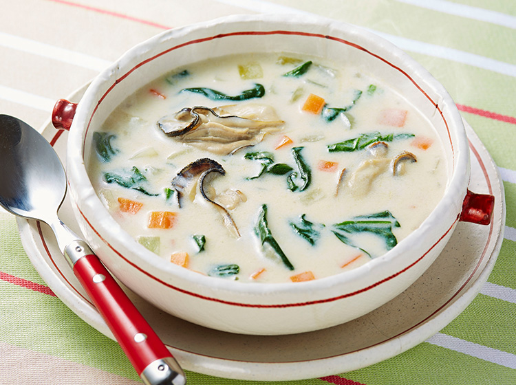 牡蠣とほうれん草のチャウダー