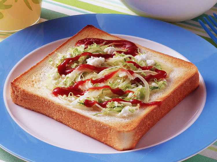 新玉ねぎと春キャベツのチーズトースト