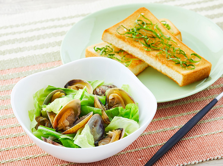 レンジで簡単♪あさりのバター蒸しと紫蘇バタートースト