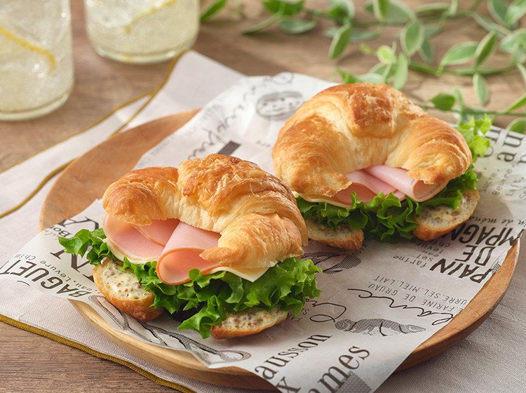 ロイヤルバタークロワッサンのハムチーズサンド