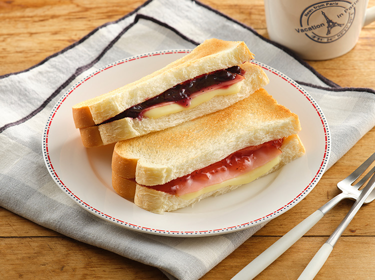 ジャムとハムチーズのホットサンド